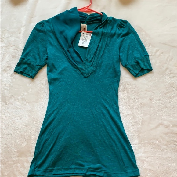 BKE Women’s Blouse Size Small NWT - Picture 1 of 5